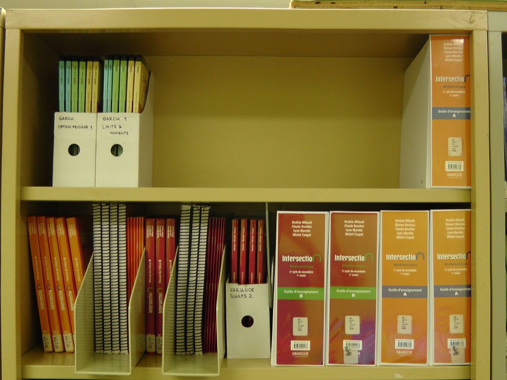 Manuels de l'étagère 4, 1re et 2e tablette