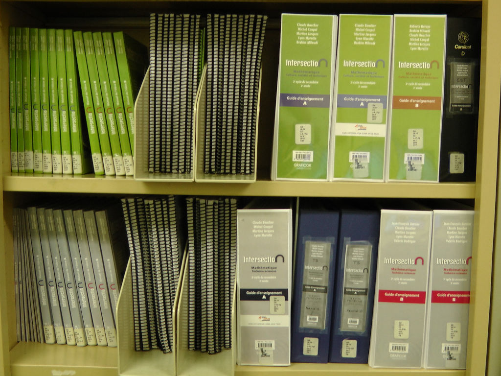 Manuels de l'étagère 4, 3e et 4e tablette
