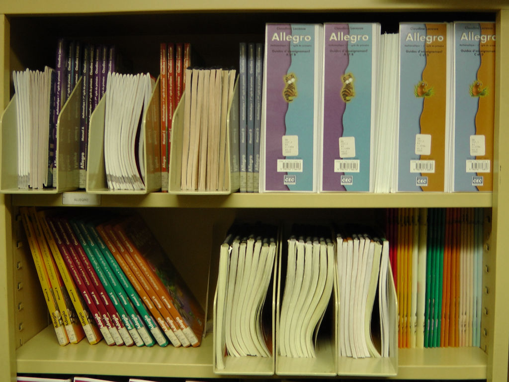 Manuels de l'étagère 8, 1re et 2e tablette