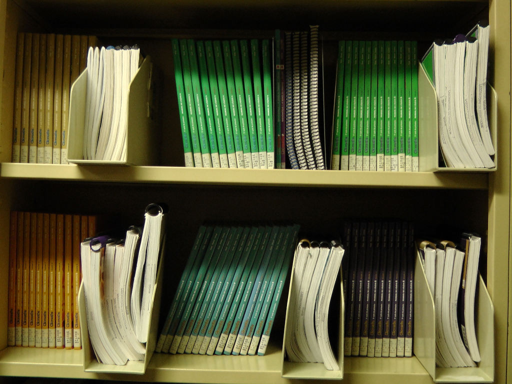 Manuels de l'étagère 9, 3e et 4e tablette